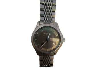 Vintage Authentic Gucci G Timeless Stainless 126.4 Swiss Made Mens Watch (A3905)
