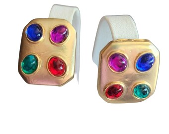 Vintage Unsigned Lucite Moghul Matte Gold Clip Earrings (A4232)