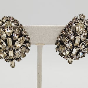 Sparkling Rhinestone Leaf Clip Earrings (A159)