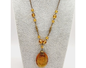 Antique Art Nouveau Czech Flower Intaglio Glass Pendant Necklace (A472)