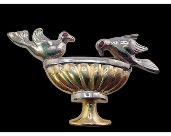 Vintage 60/70s 2-Tone Bird Bath Figural Brooch (A4881)
