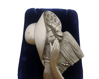 Signed Vintage JJ Lady Brooch 6/73
