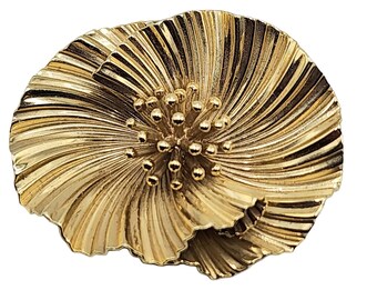 Vintage 14K Hallmarked Flower Fur Clip (A5030)