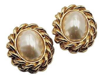 Vintage Signed Ciner Inverted  Pearl Clip Earrings (A2565)