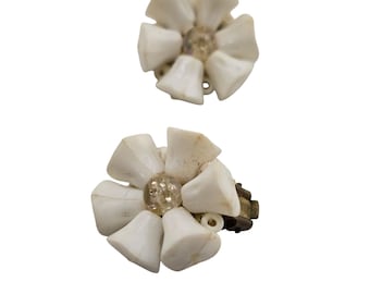 Vintage West Germany Acrylic Flower Earrings (A8003)