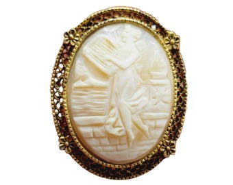 Vintage Lady with Harp Shell Cameo Brooch/Pendant (A1744)