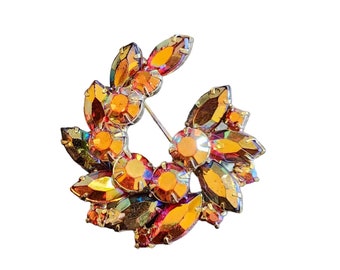 Vintage Unsigned Layered Rhinestone Brooch (A1812)