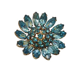 Vintage Designer Quality Rhinestone Brooch (A4047)