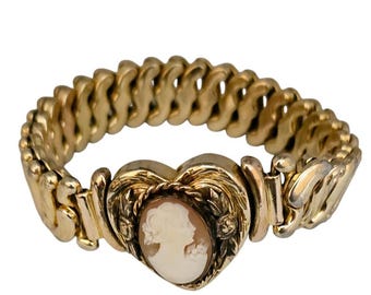 Vintage Signed Carl Art Heart Shell Cameo Expansion Bracelet (A8203)