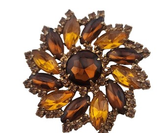 Vintage Unsigned Very Sparkly Rhinestone Brooch (A3372)