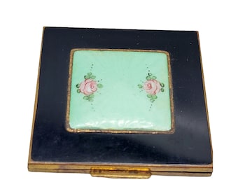 Vintage Gullioche & Enamel Shields Compact (A418)