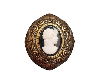 Antique Glass Cameo & Raised Relief Brass Fur Clip (A3583)