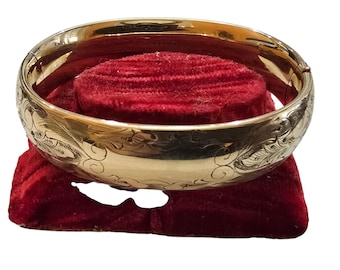 Antique E.M CO 14kt 1/10 Gold Shell Wide Engraved Bangle Bracelet (A1743)