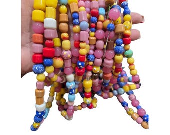 Vintage Assorted 15 Strands Of Assorted Glass Beads (A8842)