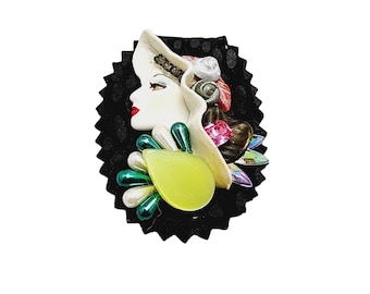 Vintage 80's Resin Lady Brooch (A763)