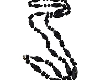 Vintage Molded Plastic Hand Knotted 50s Necklace (A9101)