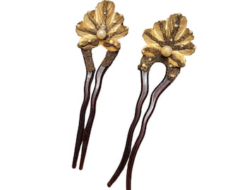 Unusual Pair of Gilt Hollywood Regency Celluloid Hair Combs (A4746)