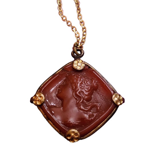 アンティークの素晴らしいインタリオガラスペンダントと新しい