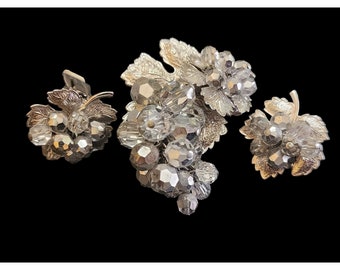 Vintage Unsigned Silvertone Metal & Crystal Grape Brooch and Earring Set (A4443)