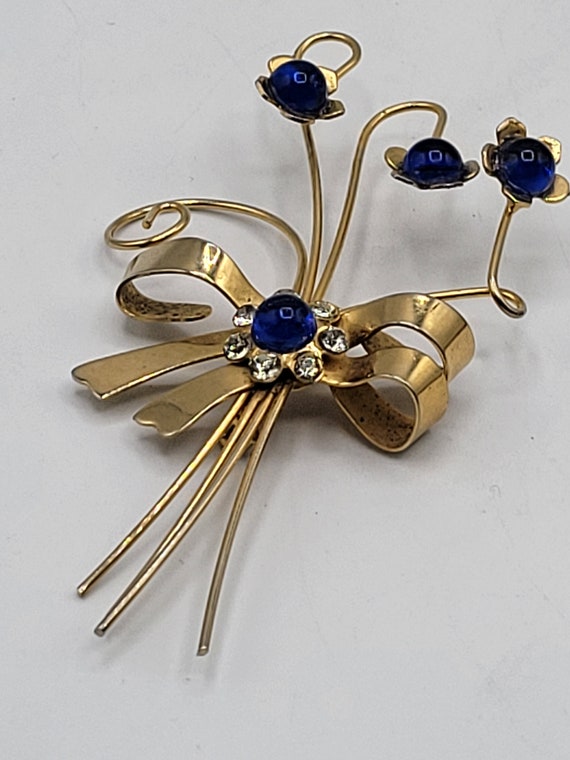 1940's Wired Flower Brooch - image 1