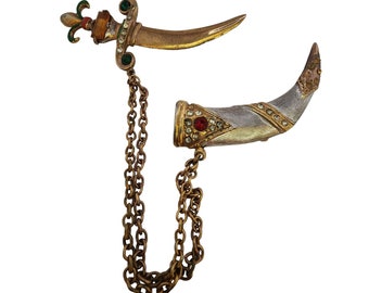 Vintage Dagger & Scabbard Chatelaine Style Brooch (A3693)