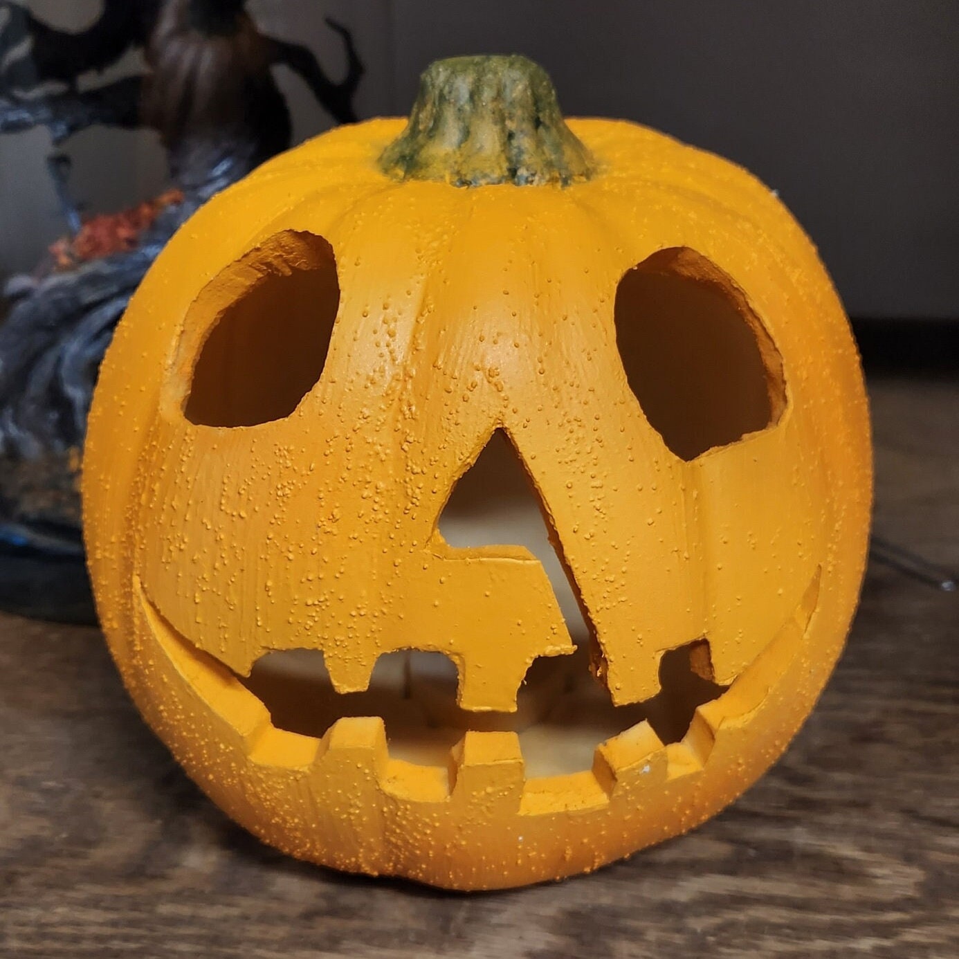 A Halloweeny Pumpkin - with Light - by UnmaskedFX