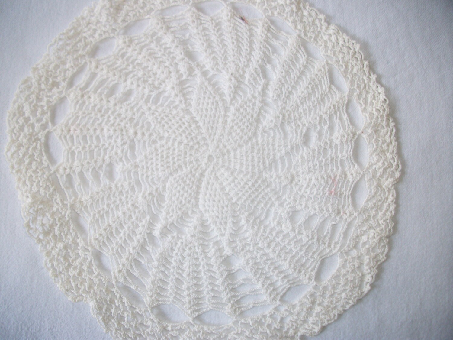 Un Français Magnifique, Ronde, Vintage, Main Crochet Napperon avec Un Centre Fleuri