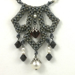 Beading4perfectionists: "Reign"Inspired necklace. Cubic Right Angle Weave advanced beading pattern PDF file
