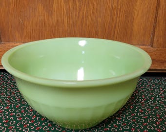 Jeannette Jadeite Light Green Glass Mixing Bowl 9" Vertical Ribbed Medium Size