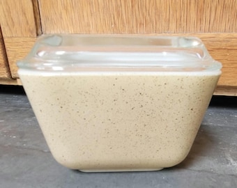 1960s Vintage Pyrex Homestead Pattern Refrigerator Dish With Lid 501 B 4" x 3" Good Condition Country Kitchen Retro