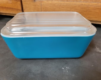 1960s Vintage Pyrex Blue Refrigerator Dish With Lid 0502 1 1/2 pt 7" x 4" Good Condition Country Kitchen Retro