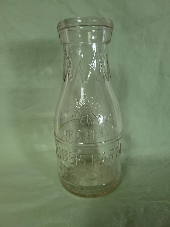 Quarter Pint Milk Bottle Produce Dairy Toronto (JEF) Quarter Pint Milk Bottle Produce Dairy Toronto (JEF)