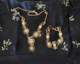 Vintage 1950s Filigree Necklace and Bracelet Set with Pearls