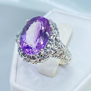 Amethistring / ovale edelsteen van 5 kt (gesimuleerd of natuurlijk) met sterlingzilveren vlinder en bloemen filigraan [op maat gemaakt] ontwerp#79
