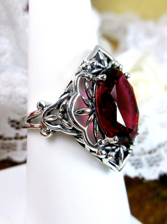 Bague En Argent Plaqué Avec Grenat/ruby Ovale Créé En Labo - Taille 8