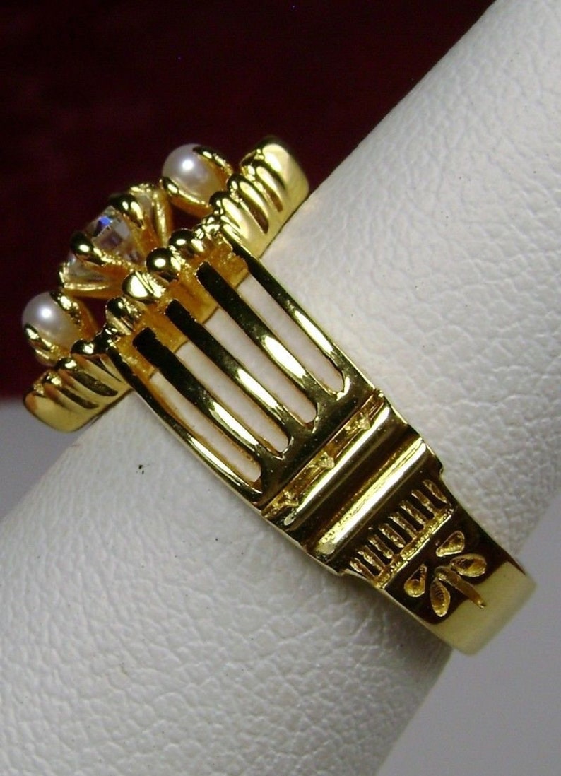 Design#151 Cubic Zirconia and Pearl Sterling Silver /& Yellow Gold Plated Victorian Filigree Ring Size 9