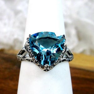 Pierścionek z akwamarynem w kolorze niebieskim, srebro próby 925/3,8 ct, szlif trylionowy, symulowany akwamaryn w stylu Art Deco, trójkątny, srebrny filigran [wykonany na zamówienie], wzór nr 163