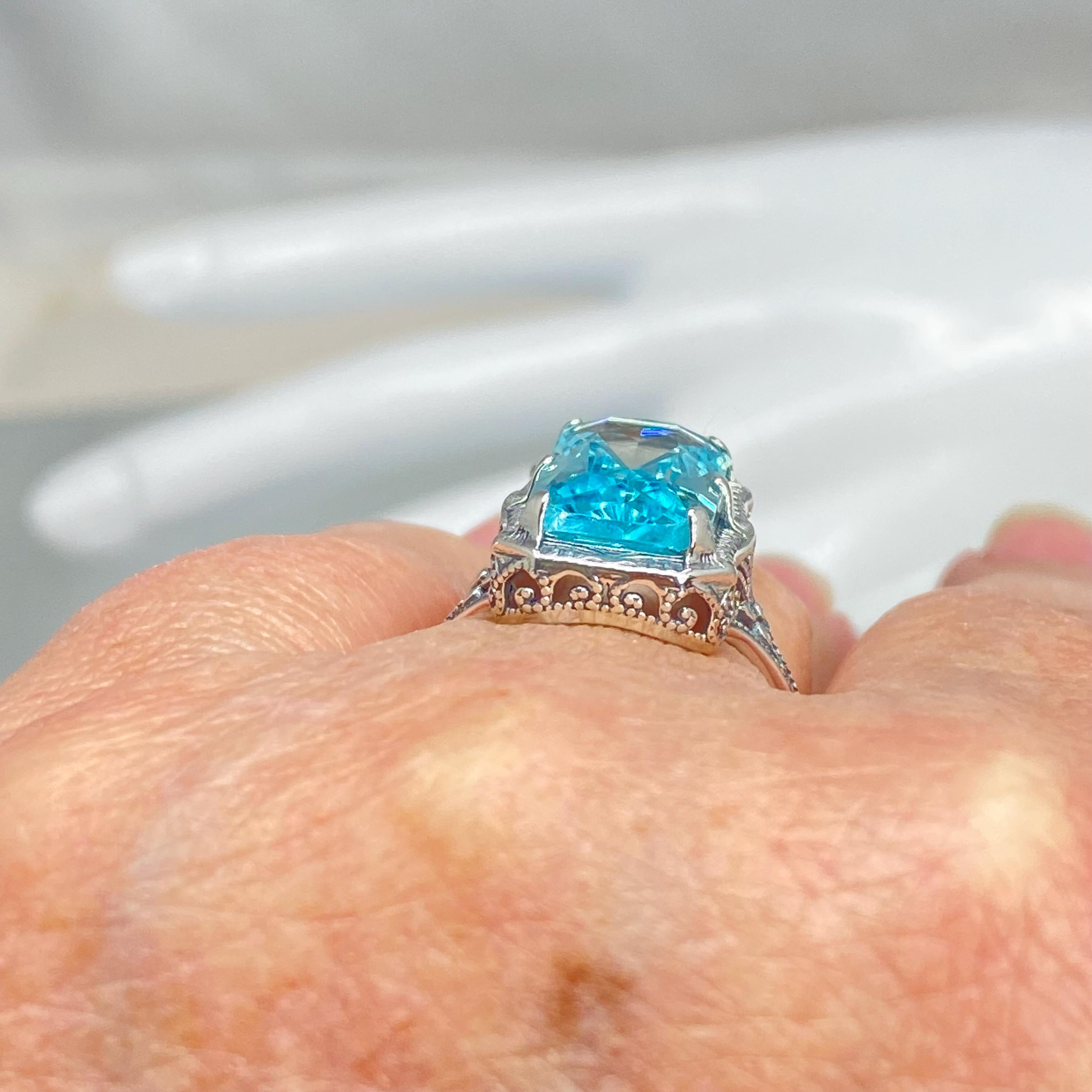 Anello Claddagh in argento sterling con pietra a forma di cuore blu acquamarina, anelli Claddagh irlandesi - Italia