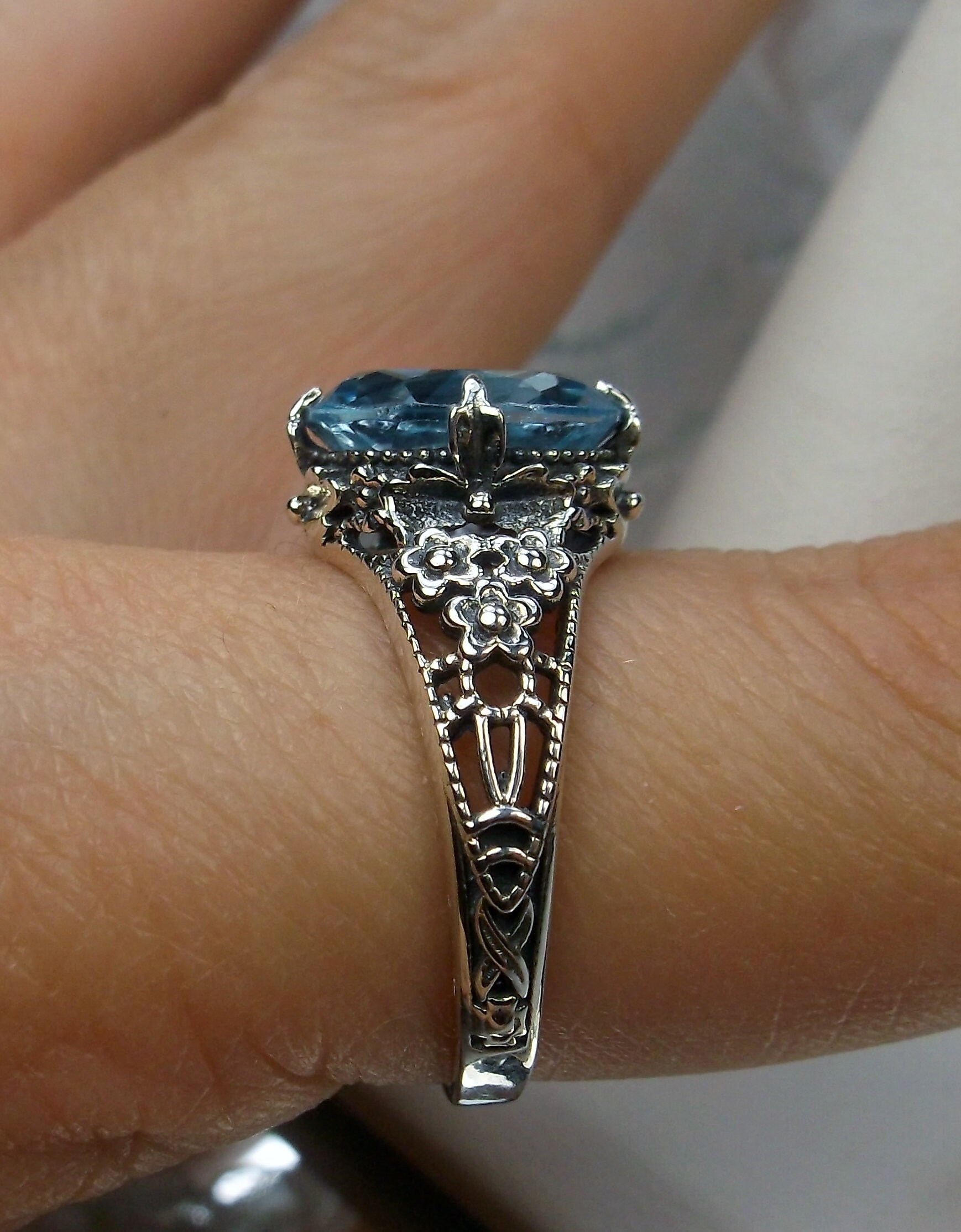 Anello Con Acquamarina, Gemma Sciolta Da 4,26 Carati, Ovale E Non Montata In Vendita Su - Foto 4