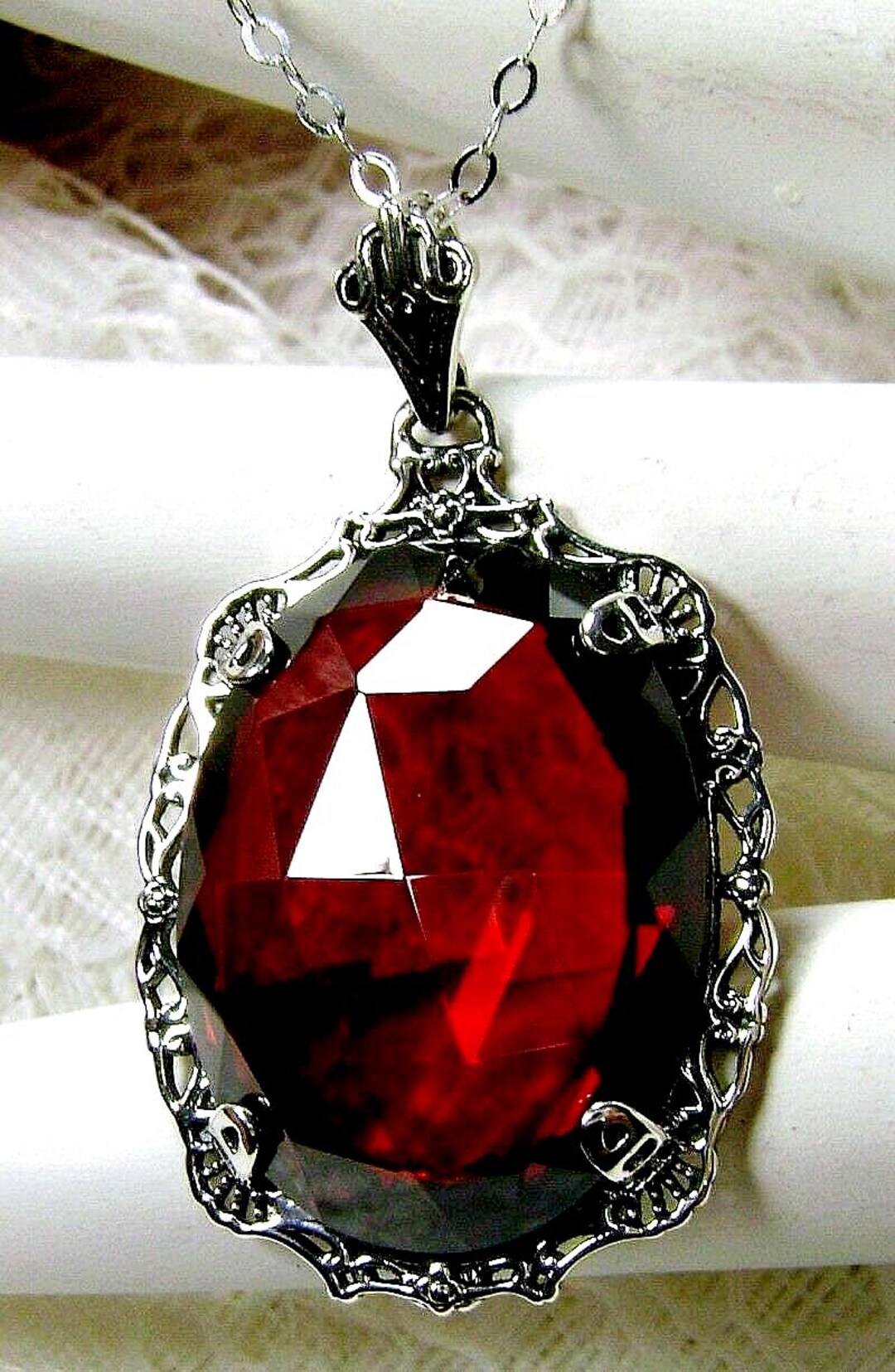 【5％OFF】 Red Filigree Victorian Silver Sterling Necklace, CZ Garnet ネックレス・ペンダント