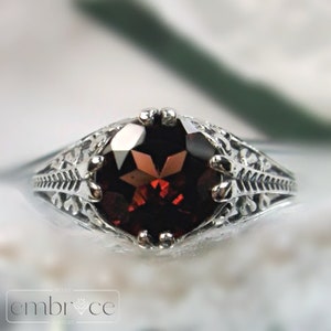 Anillo de granate rojo natural Tamaño 9/ Plata de ley / Granate rojo natural Edwardian Art Déco 2Fleur Floral Filigree [En stock] Diseño#159