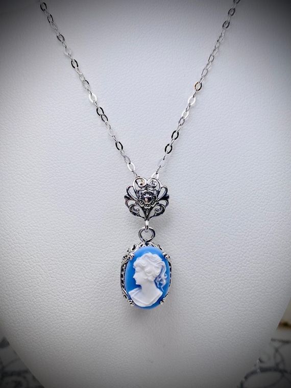 【Lavishe】Silhouette Vintage Cameo Necklace / 追跡送 Vintage Themed Victorian Cameo, Silhouette Lady Necklace