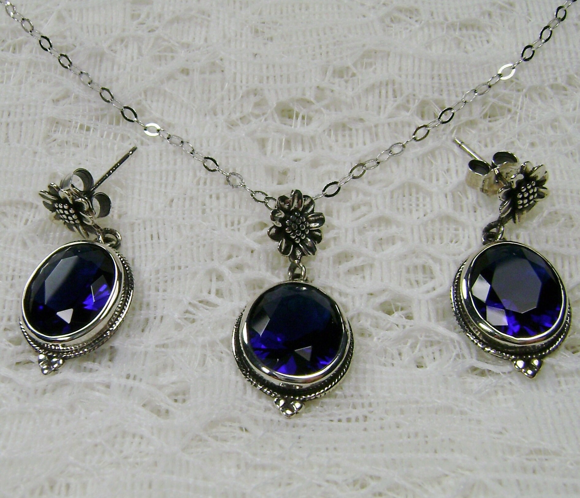 Rare Blue Sapphire Stone Embellished Necklace & Earrings Set