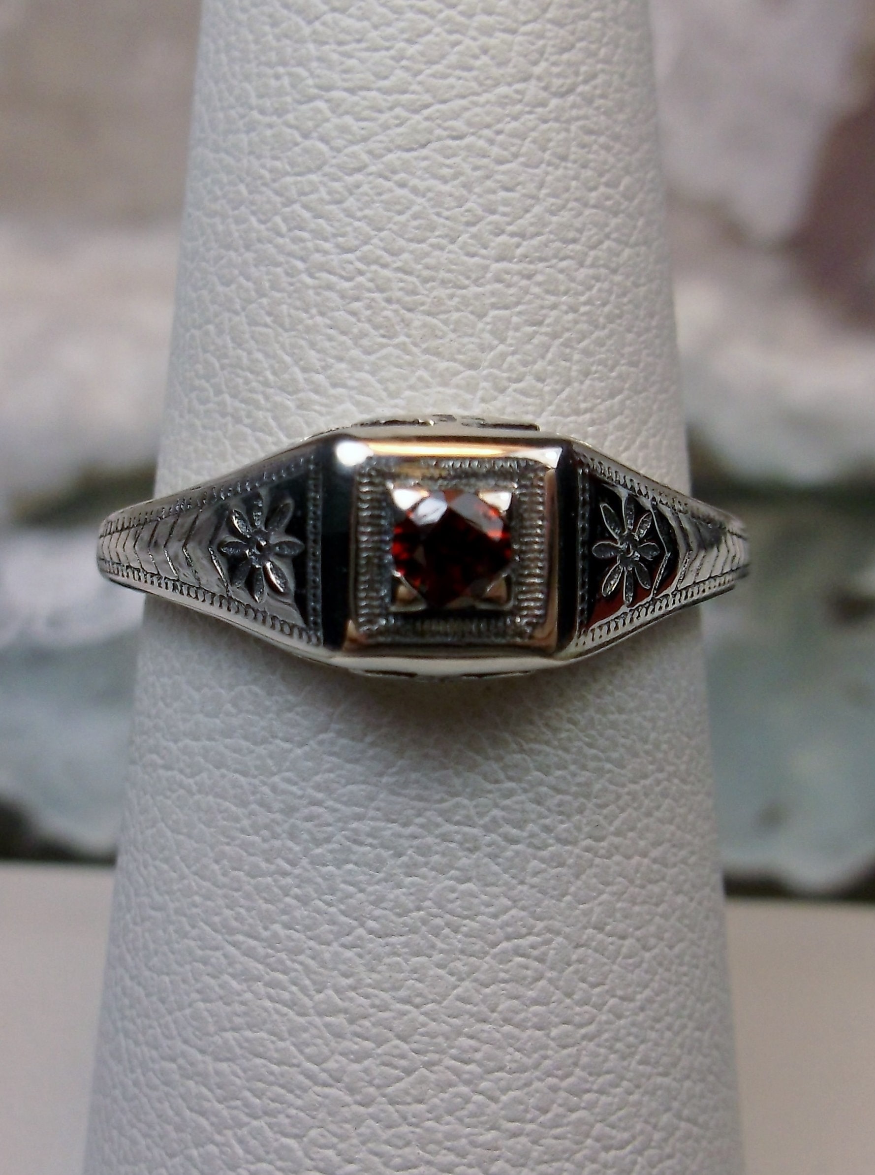 silver925×garnet vintage ring il_1080xN.1816527286_cbe9.jpg