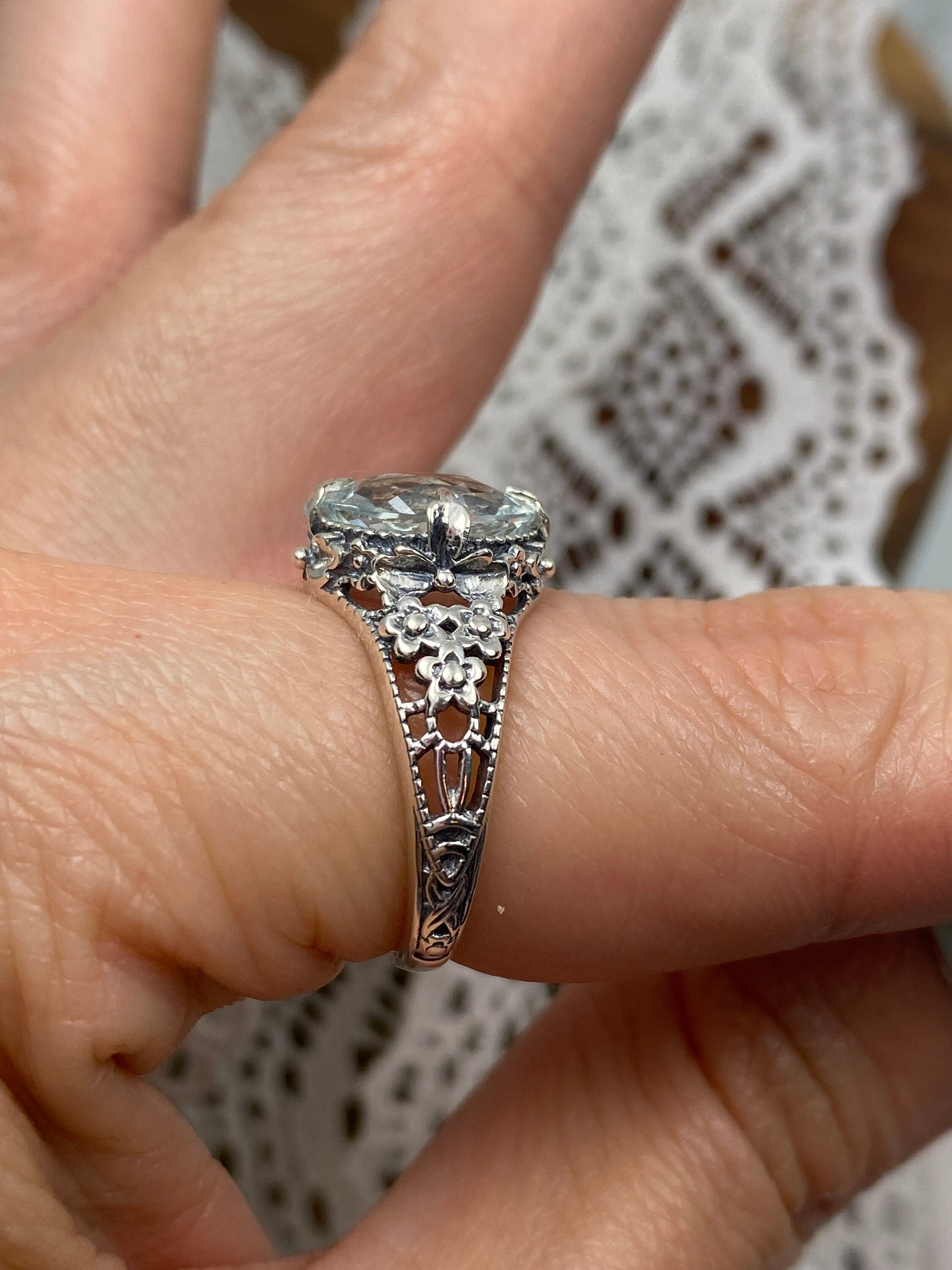 Anello Con Acquamarina, Gemma Sciolta Da 4,26 Carati, Ovale E Non Montata In Vendita Su - Foto 2