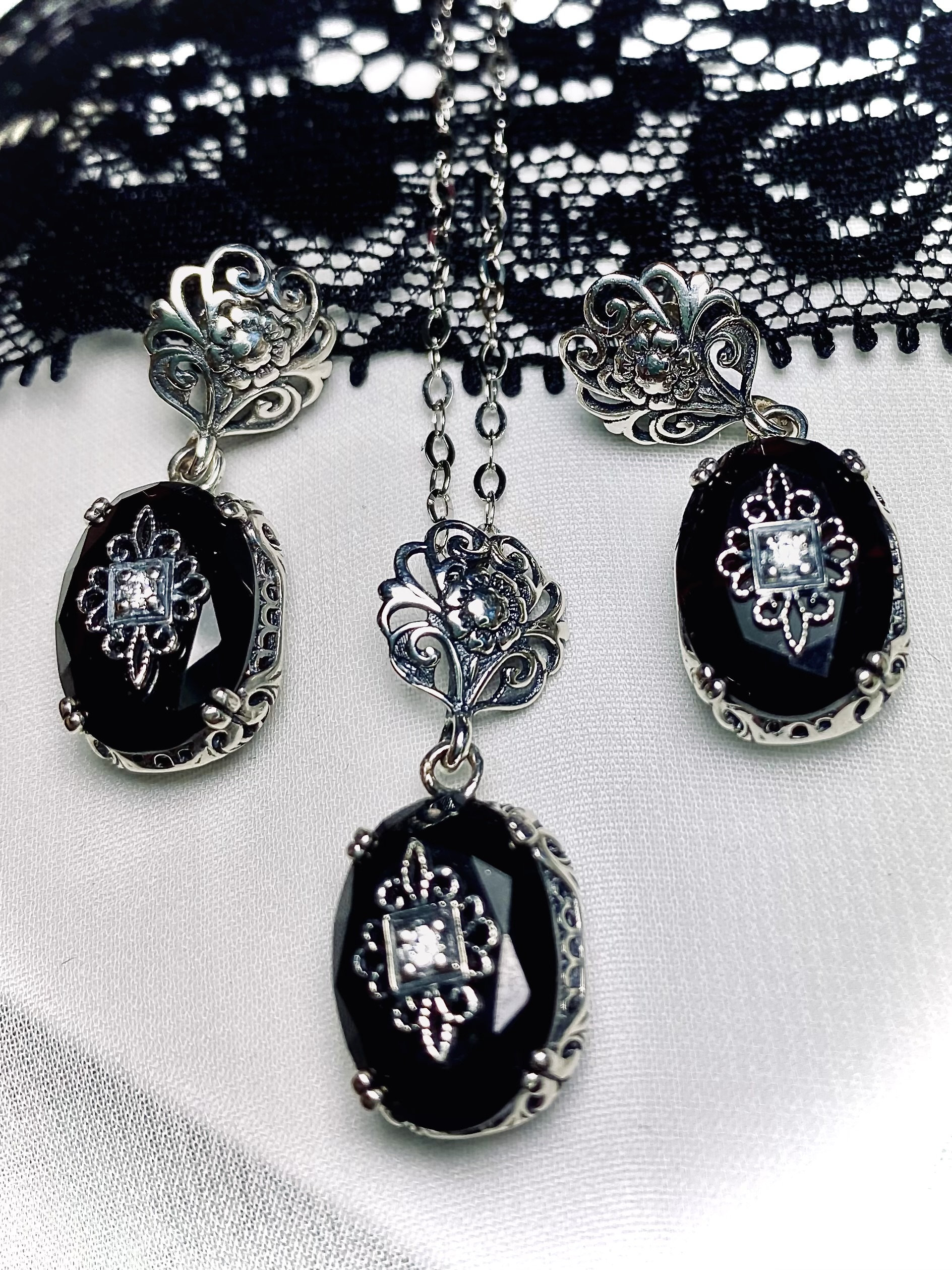 GEN NEUTRAL SV NECKLACE – h'eres