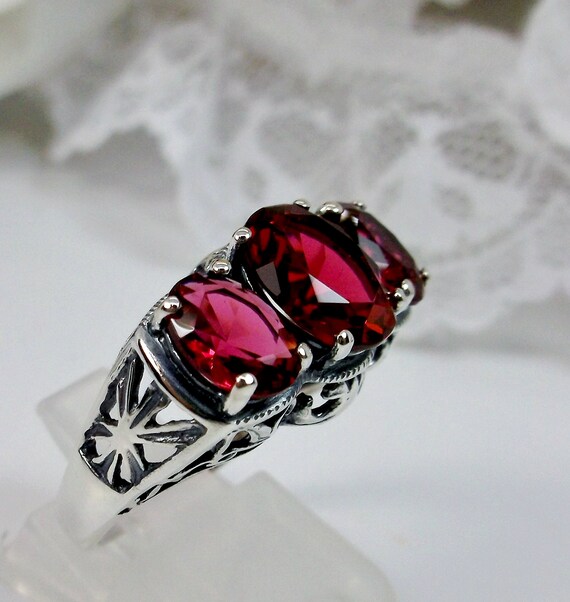 Bague Ancienne En Argent Massif Et Rubis Des Années 1920 - Taille 52, Style Déclaration (occasion)