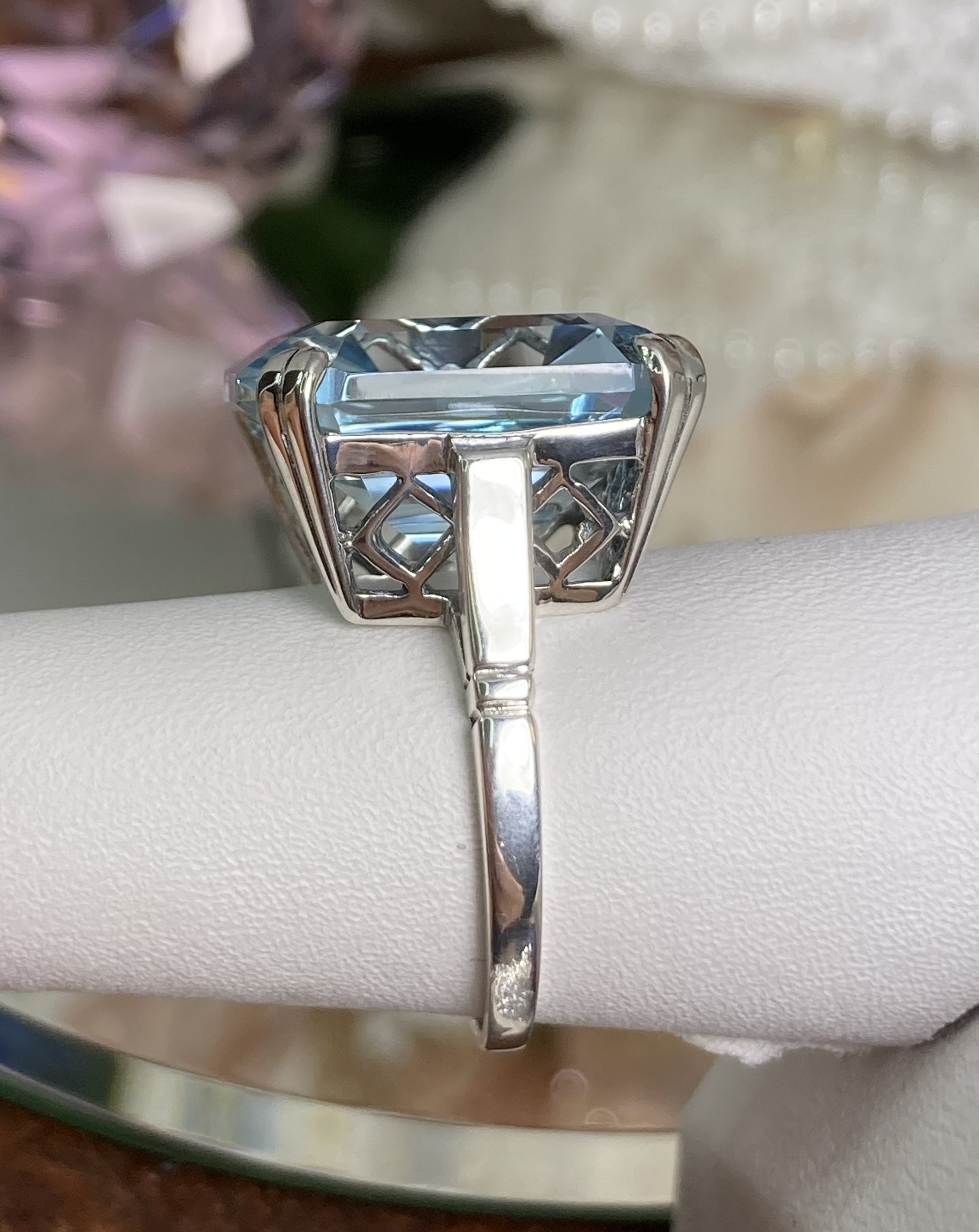 Natural Sky Blue Topaz Ring Size 9/ Sterling Silver/ 23ct Natural Sky Blue Topaz Ring Size 9/ Sterling Silver/ 23ct