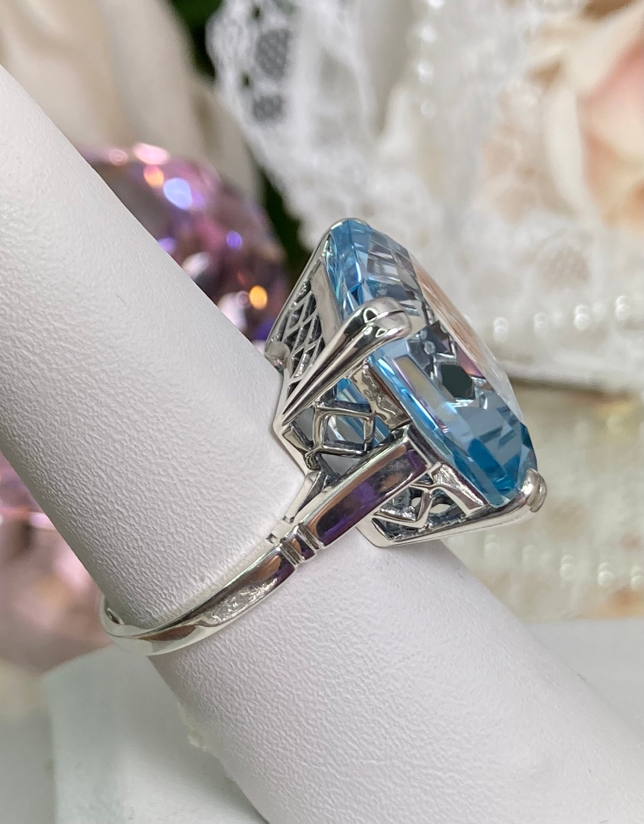 Natural Sky Blue Topaz Ring Size 9/ Sterling Silver/ 23ct Natural Sky Blue Topaz Ring Size 9/ Sterling Silver/ 23ct