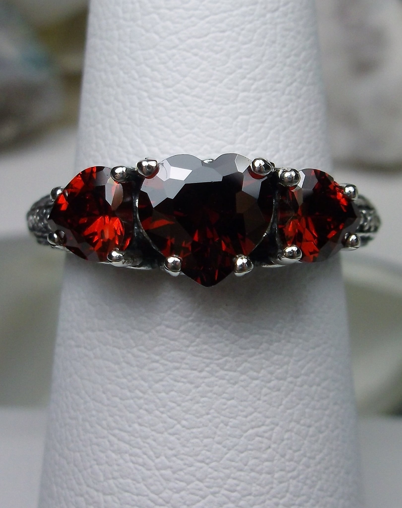 925 Sterling Silver ring plated 9 CZ stones 7.5 Frogs 8 Sizes 6 Red,Black 